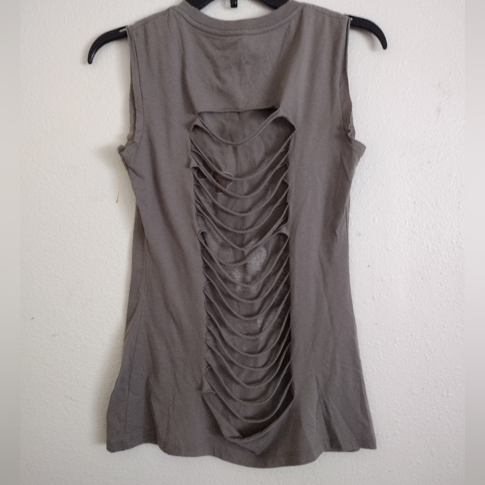 Disney Grey Snow White Fairest of Them All Distressed Back Muscle Tee Medium - Picture 3 of 4